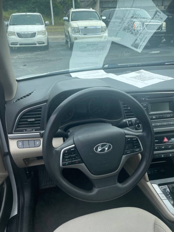 2018 Hyundai Elantra