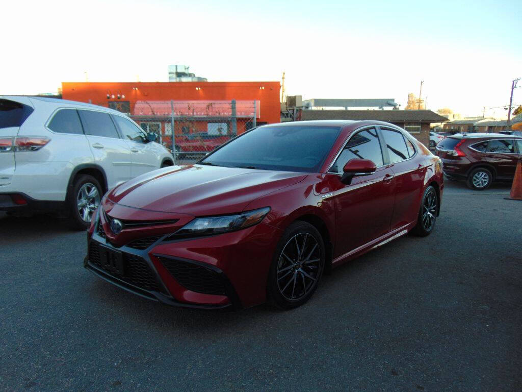 2021 Toyota Camry Hybrid for sale at Avalanche Auto Sales in Denver, CO