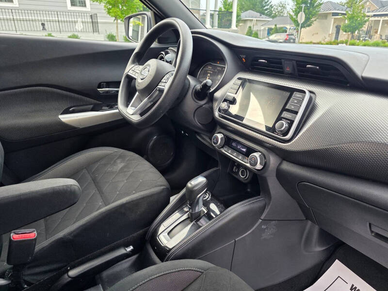 2020 Nissan Kicks SV