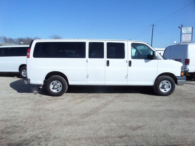 2010 Chevrolet Express Passenger for sale at AUTO FLEET REMARKETING, INC. in Van Alstyne TX