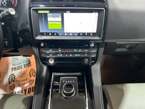 2017 Jaguar F-PACE 35t R-Sport