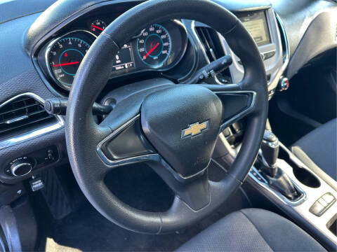 2017 Chevrolet Cruze LS Auto