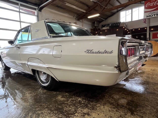 1965 Ford Thunderbird