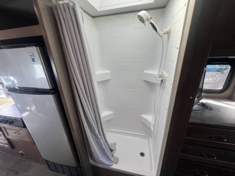 2019 Winnebago Outlook