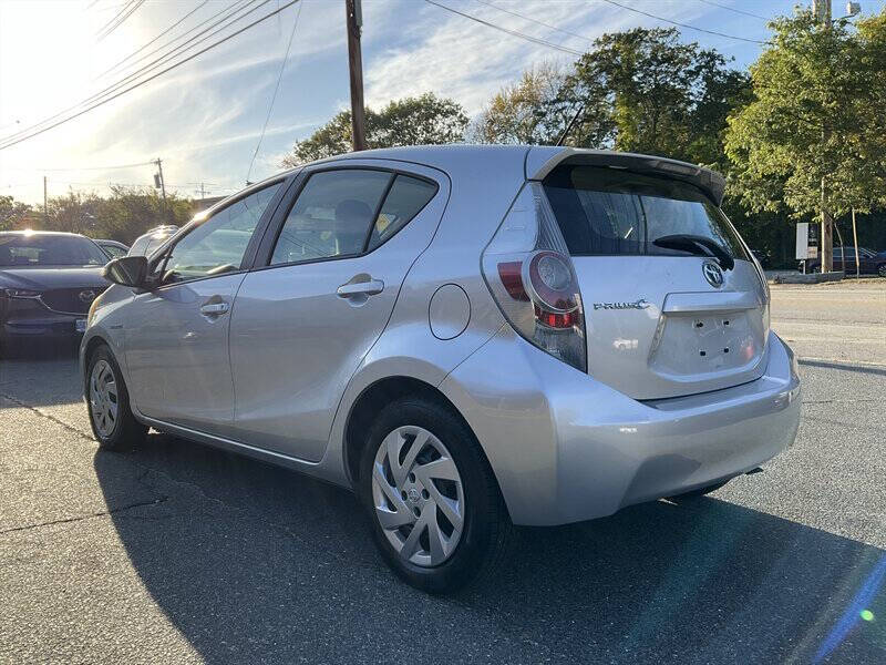 2014 Toyota Prius c Two