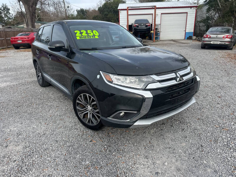 2018 Mitsubishi Outlander SE's photo