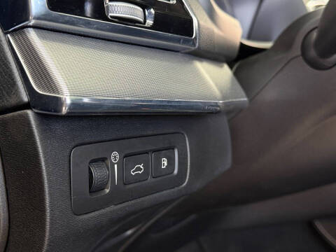 2017 Volvo XC90 T8 eAWD R-Design