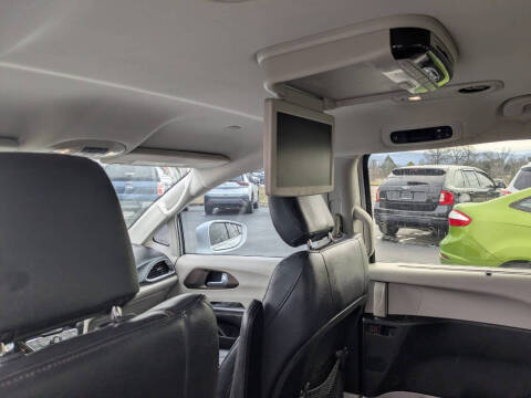 2017 Chrysler Pacifica Touring-L