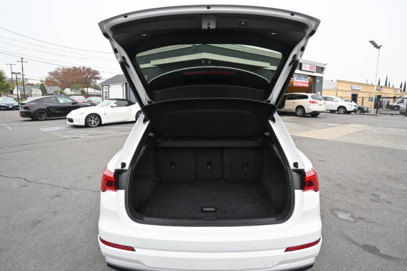 2021 Audi Q3 quattro Premium 40 TFSI