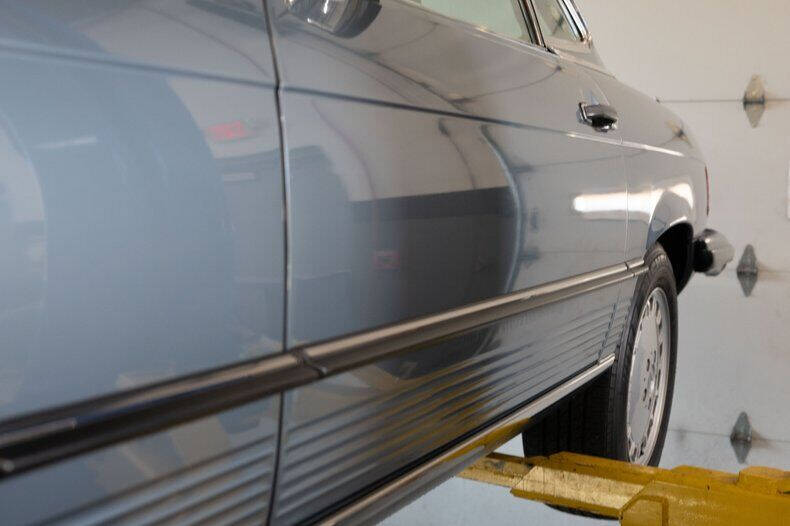 1986 Mercedes-Benz 560-Class 560 SL