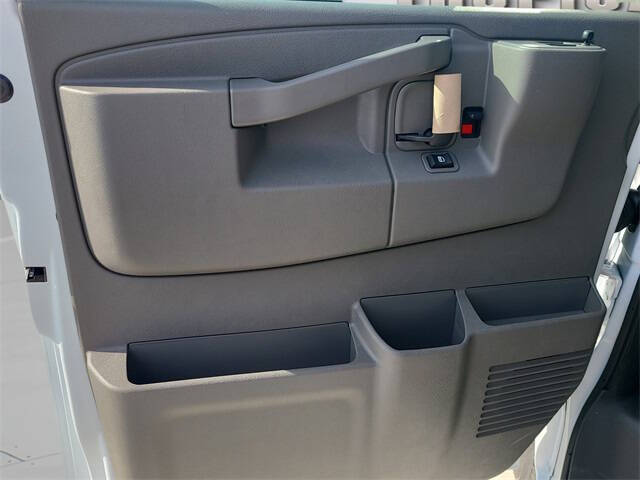 2025 Chevrolet Express 2500