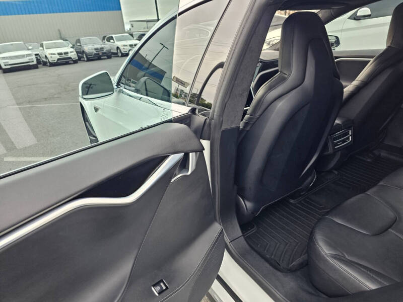 2015 Tesla Model S 70D