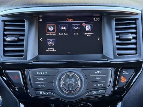 2017 Nissan Pathfinder SV