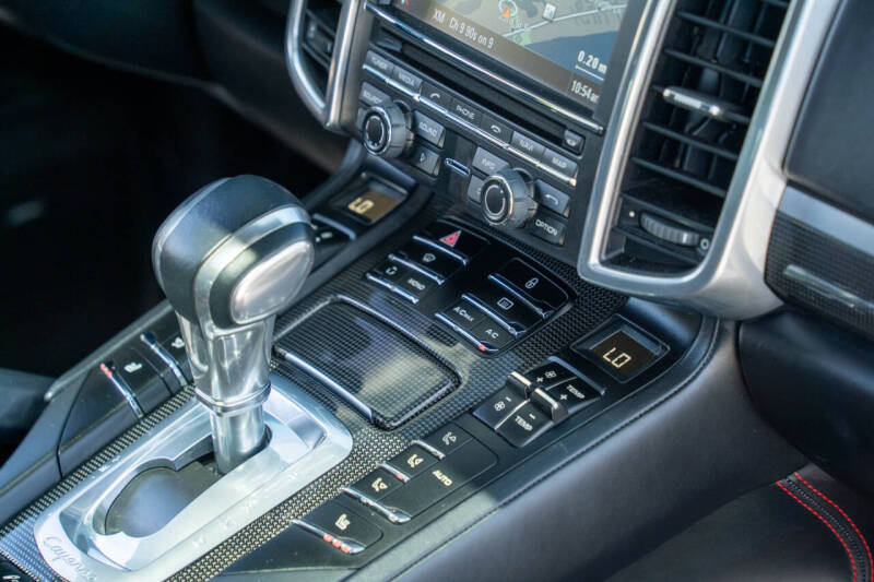 2025 Porsche Macan S