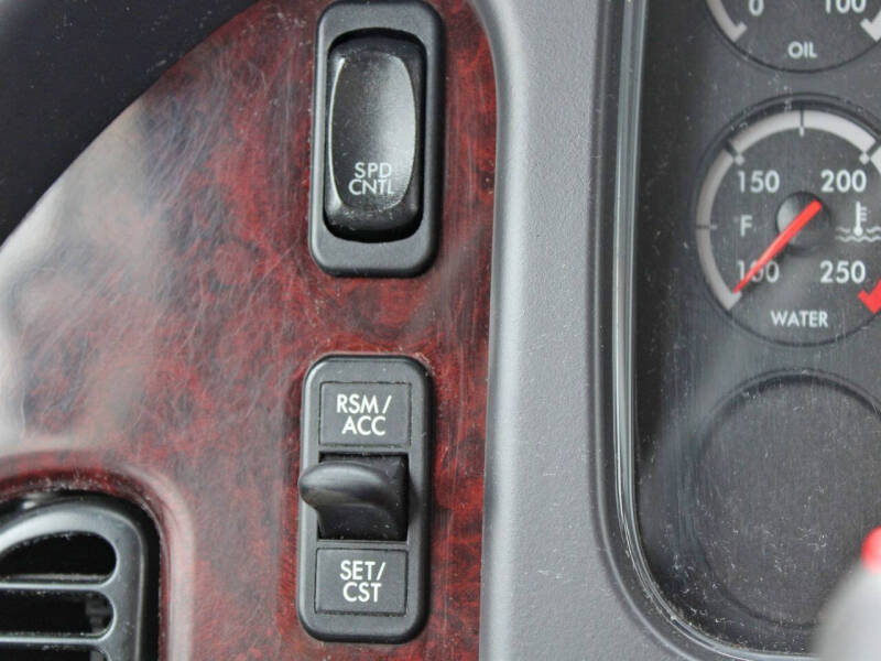 2018 Freightliner M2 106