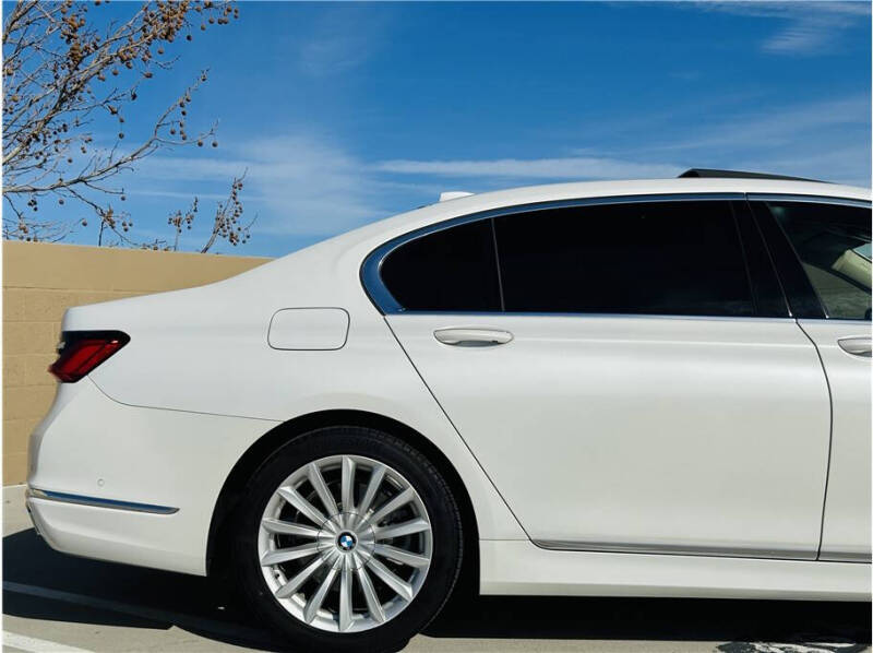 2020 BMW 7 Series 740i