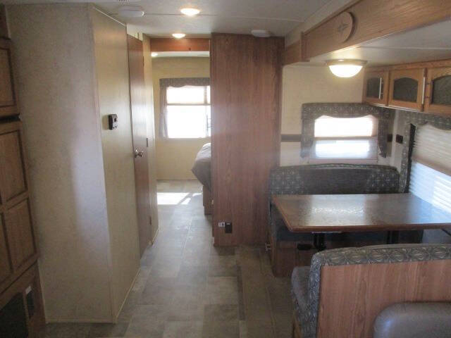 2016 Forest River Flagstaff Vlite 30WTBSK