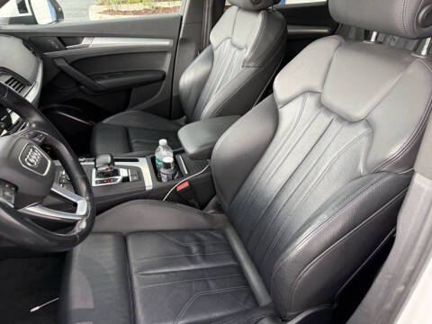 2020 Audi Q5 quattro Titanium Premium 45 TFSI