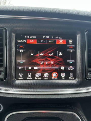 2015 Dodge Challenger SXT Plus