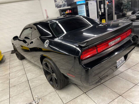 2012 Dodge Challenger SXT