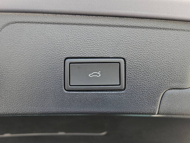 2026 Volkswagen Atlas Cross Sport SEL R-Line Black 4Motion