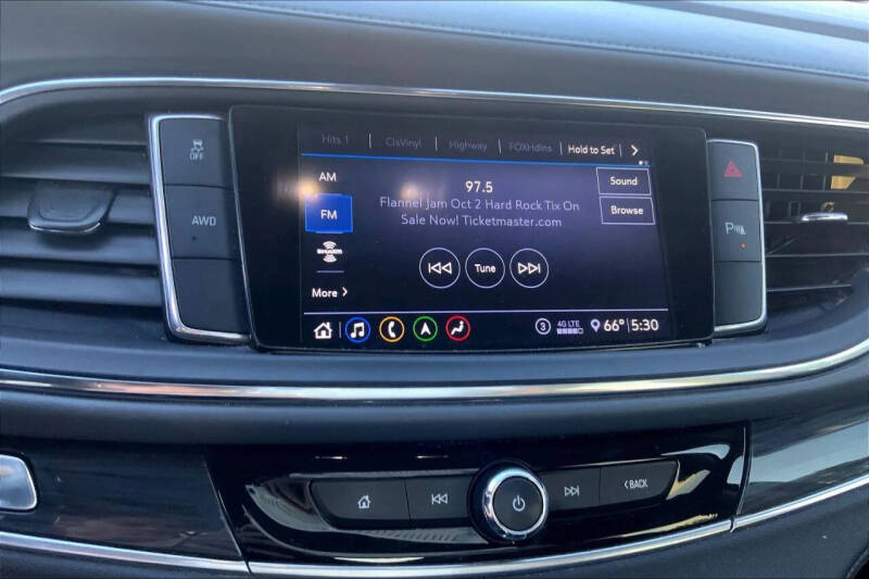 2021 Buick Enclave Essence