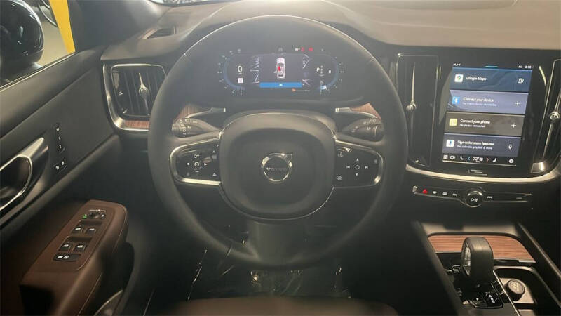 2024 Volvo V60 Cross Country B5 Plus