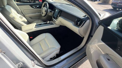 2024 Volvo S60 B5 Plus Dark Theme