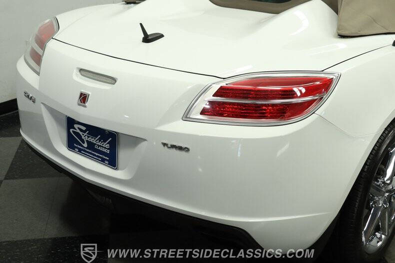 2009 Saturn SKY Red Line