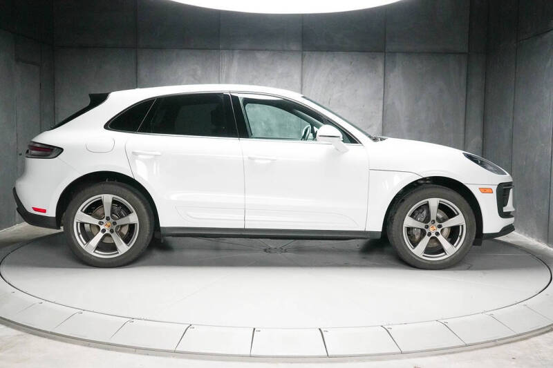 2022 Porsche Macan