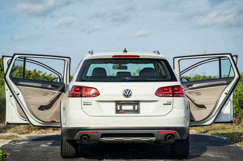 2017 Volkswagen Golf Alltrack TSI S 4Motion