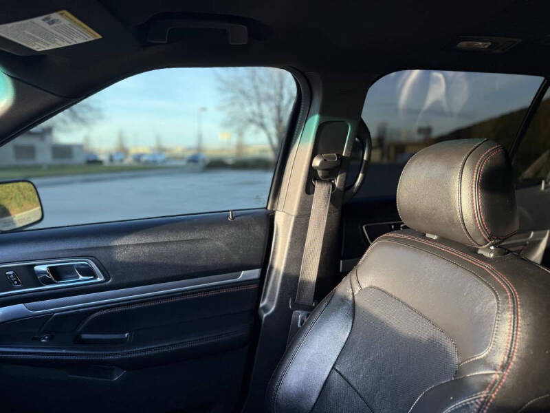 2016 Ford Explorer Sport