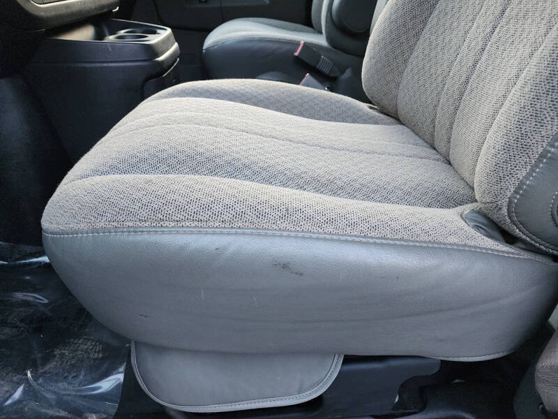 2023 Chevrolet Express 3500