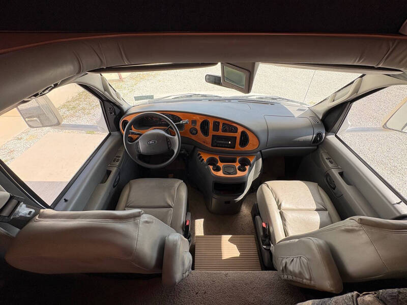 2005 Ford E-Series E-450 SD