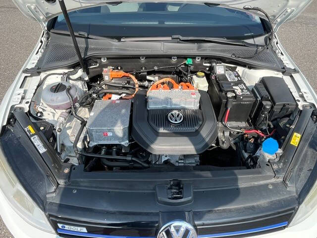 2016 Volkswagen e-Golf SE