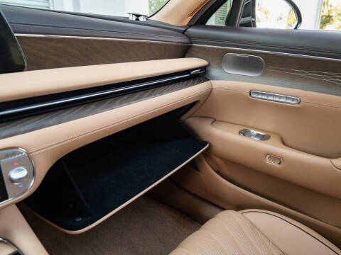 2023 Genesis G90 3.5T e-Supercharger