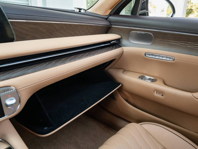 2023 Genesis G90 3.5T e-Supercharger