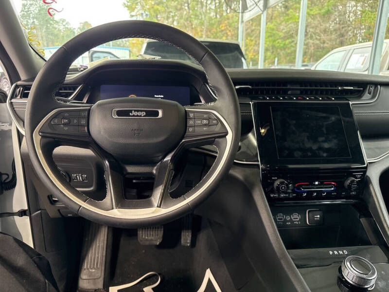 2023 Jeep Grand Cherokee L Laredo