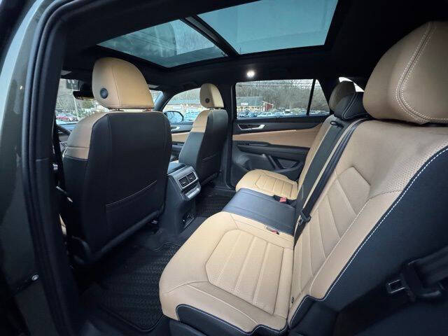 2026 Volkswagen Atlas Cross Sport SEL R-Line Black 4Motion