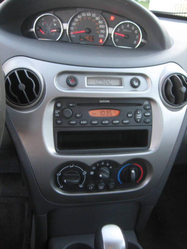 2005 Saturn Ion 2