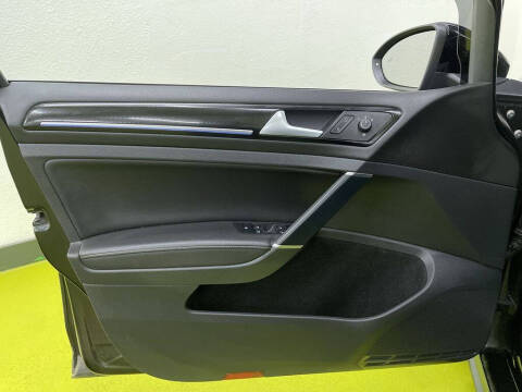 2019 Volkswagen Golf R 4Motion