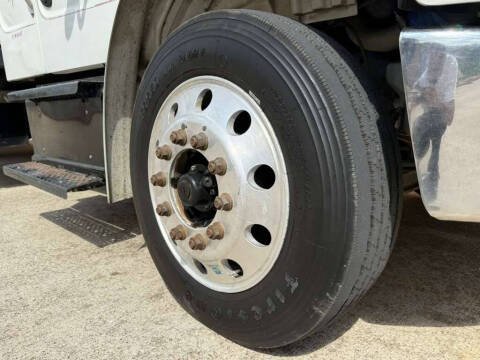 2016 Freightliner M2 106