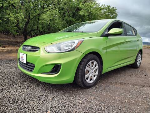 2013 Hyundai Accent for sale at M AND S CAR SALES LLC in Independence OR
