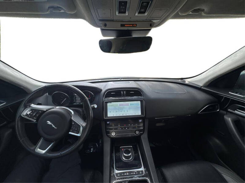 2020 Jaguar F-PACE 25t Prestige