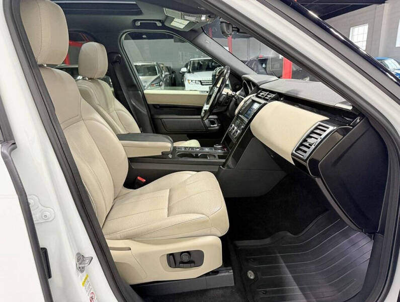 2017 Land Rover Discovery SE