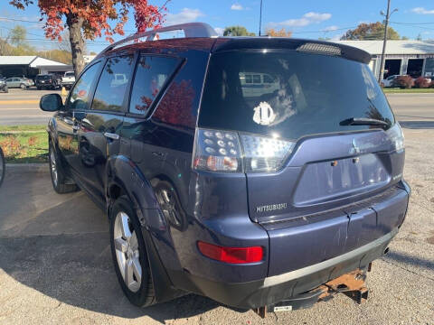 2008 Mitsubishi Outlander for sale at ALVAREZ AUTO SALES in Des Moines IA