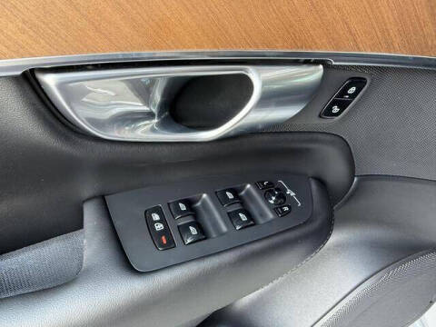 2024 Volvo XC90 B6 Plus Bright Theme 7P