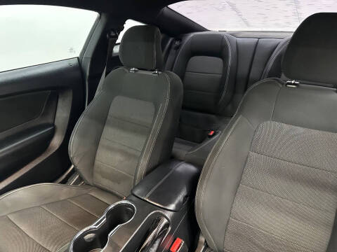 2015 Ford Mustang V6