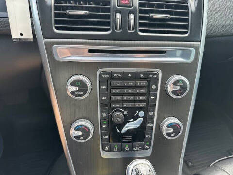 2016 Volvo XC60 T5 Drive-E Platinum