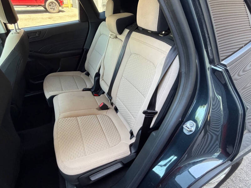 2022 Ford Escape SE